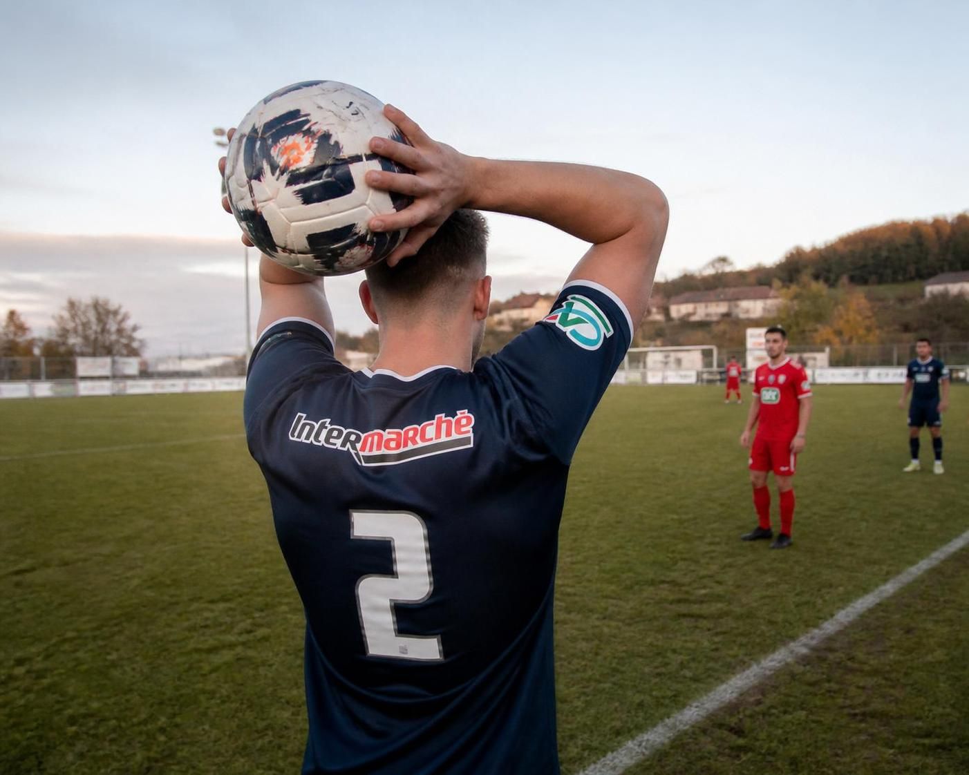 Comment faire une touche au foot sans faute ? 2 découvrez des astuces et techniques efficaces pour réaliser une touche au football sans faire d'erreur et améliorer votre jeu.