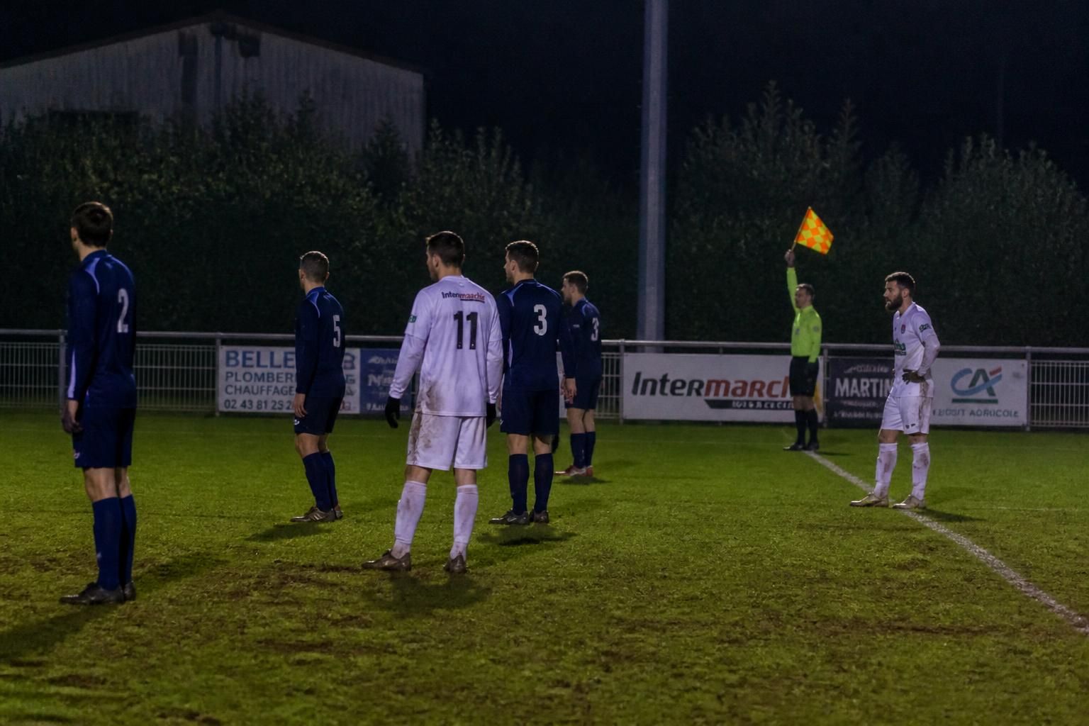 Le hors-jeu au football, expliqué simplement avec des exemples 2 découvrez le hors-jeu au football expliqué simplement avec des exemples clairs pour mieux comprendre cette règle essentielle du jeu.