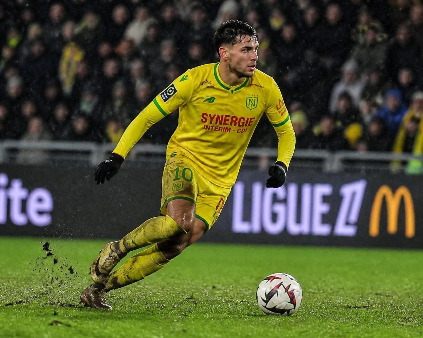 Matthis Abline : portrait et parcours d'un talent prometteur du football 2 découvrez le portrait et le parcours de matthis abline, un jeune talent prometteur du football français en pleine ascension.