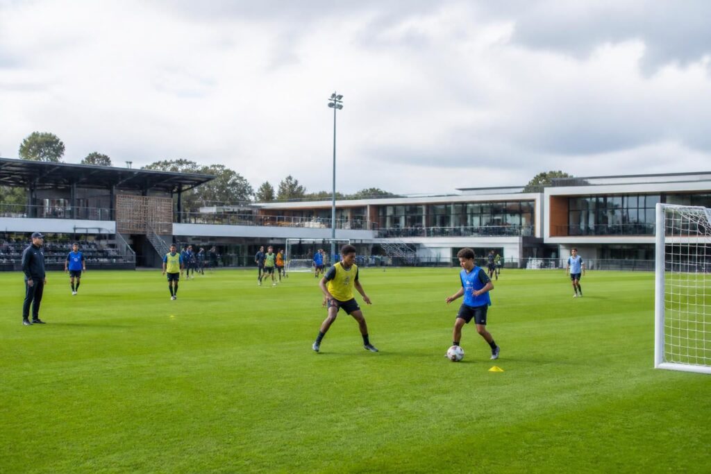 découvrez tout sur les centres de formation de football : fonctionnement, coût et modalités d'accès pour intégrer ces établissements spécialisés.