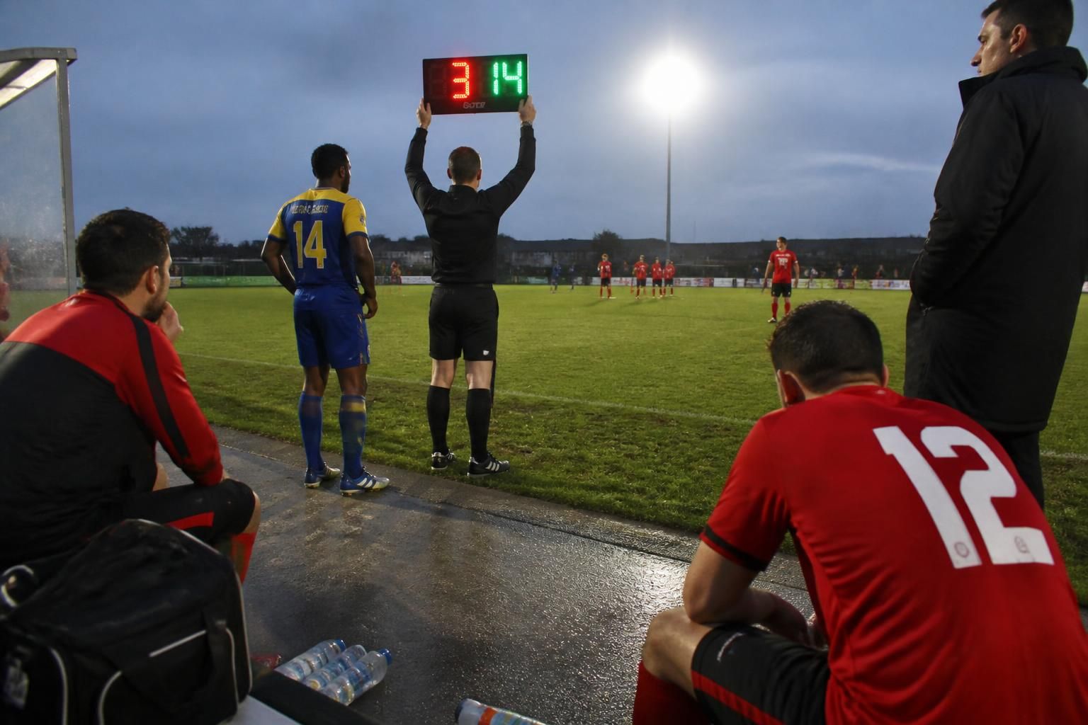 Combien de changements autorisés dans un match de foot 2 découvrez combien de changements sont autorisés durant un match de football selon les règles officielles, ainsi que les conditions spécifiques et les exceptions en vigueur.
